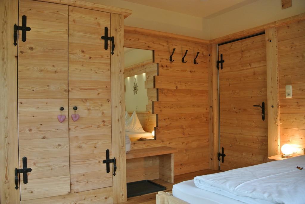 Pension Und Apartment Edelweiss Heiligenblut Phòng bức ảnh